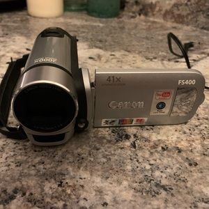 Canon 2000x Digital Zoom video camera